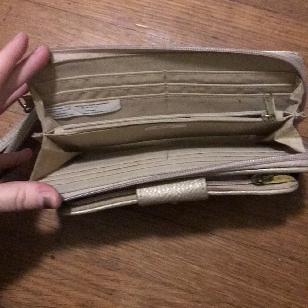 Wristlet - Picture 2 of 3